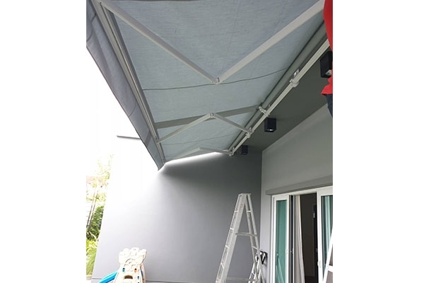 22-retractable-awnings50CA730E-794F-C446-C30D-961963CB2C7C.jpg