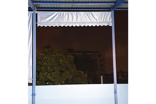 43-vertical-drop-awnings5DCA3B5D-2189-9326-09A2-2A9BF0923578.jpg